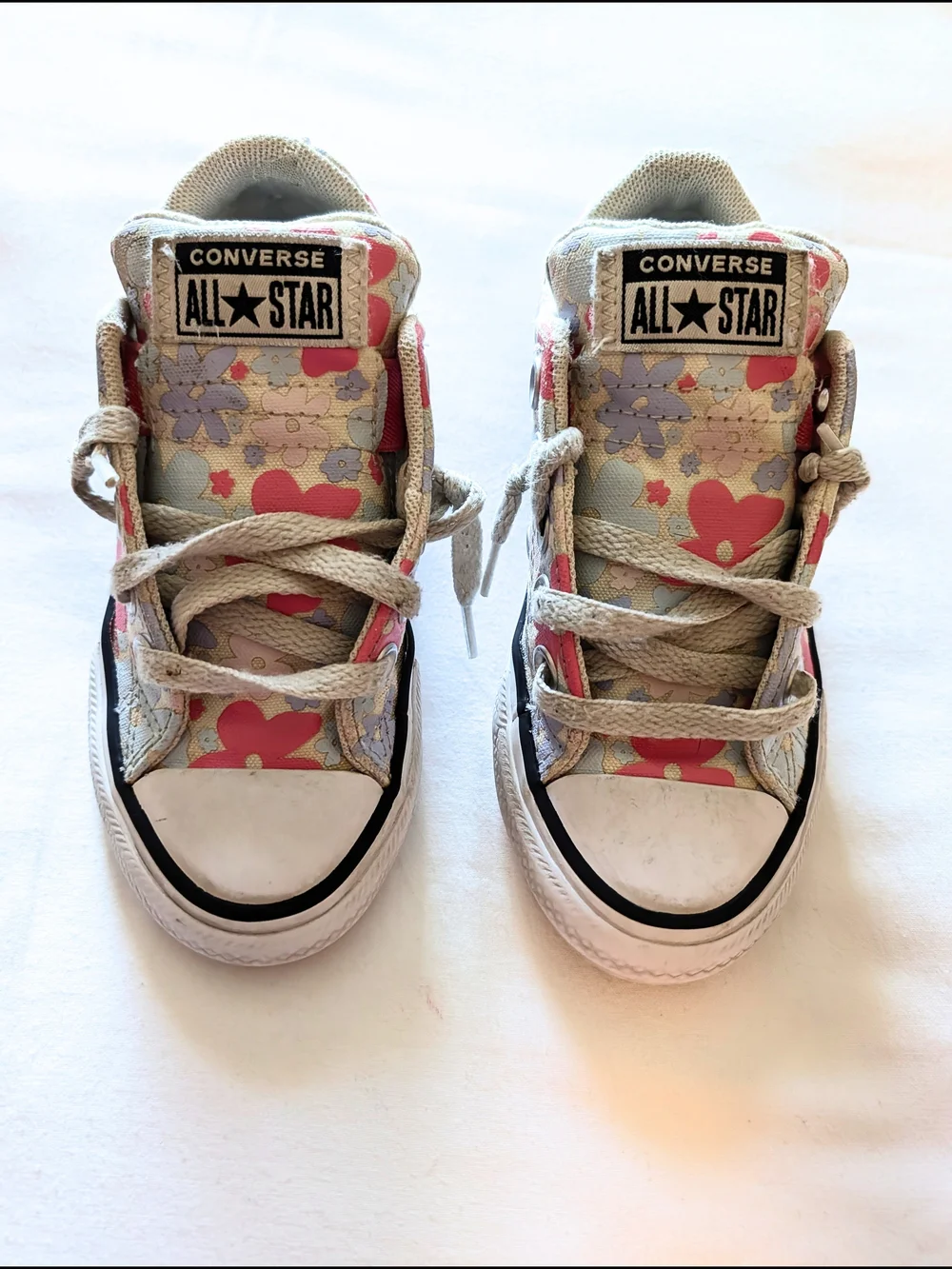 Converse floral canvas